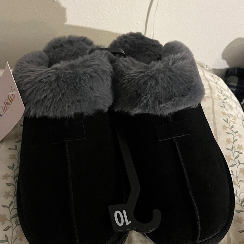 Cozy Black and Gray Fur Slippers